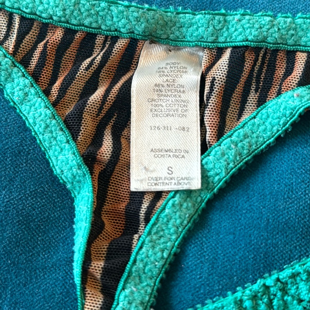 VS Thong Panties 🐅 - Picture 10 of 10